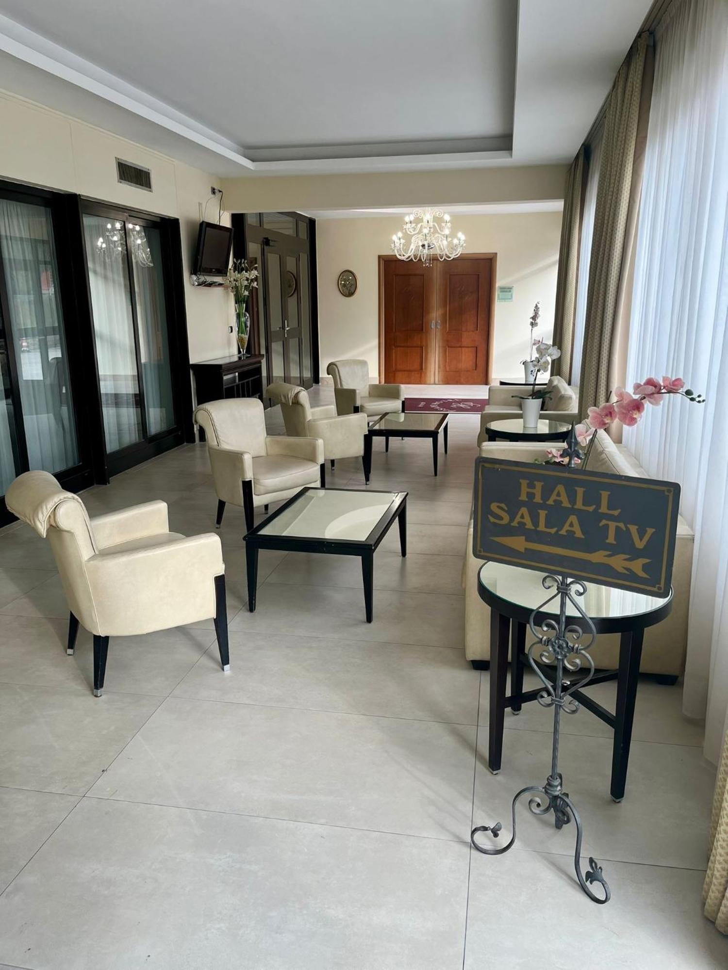 Pisani Hotel San Nicola La Strada Εξωτερικό φωτογραφία