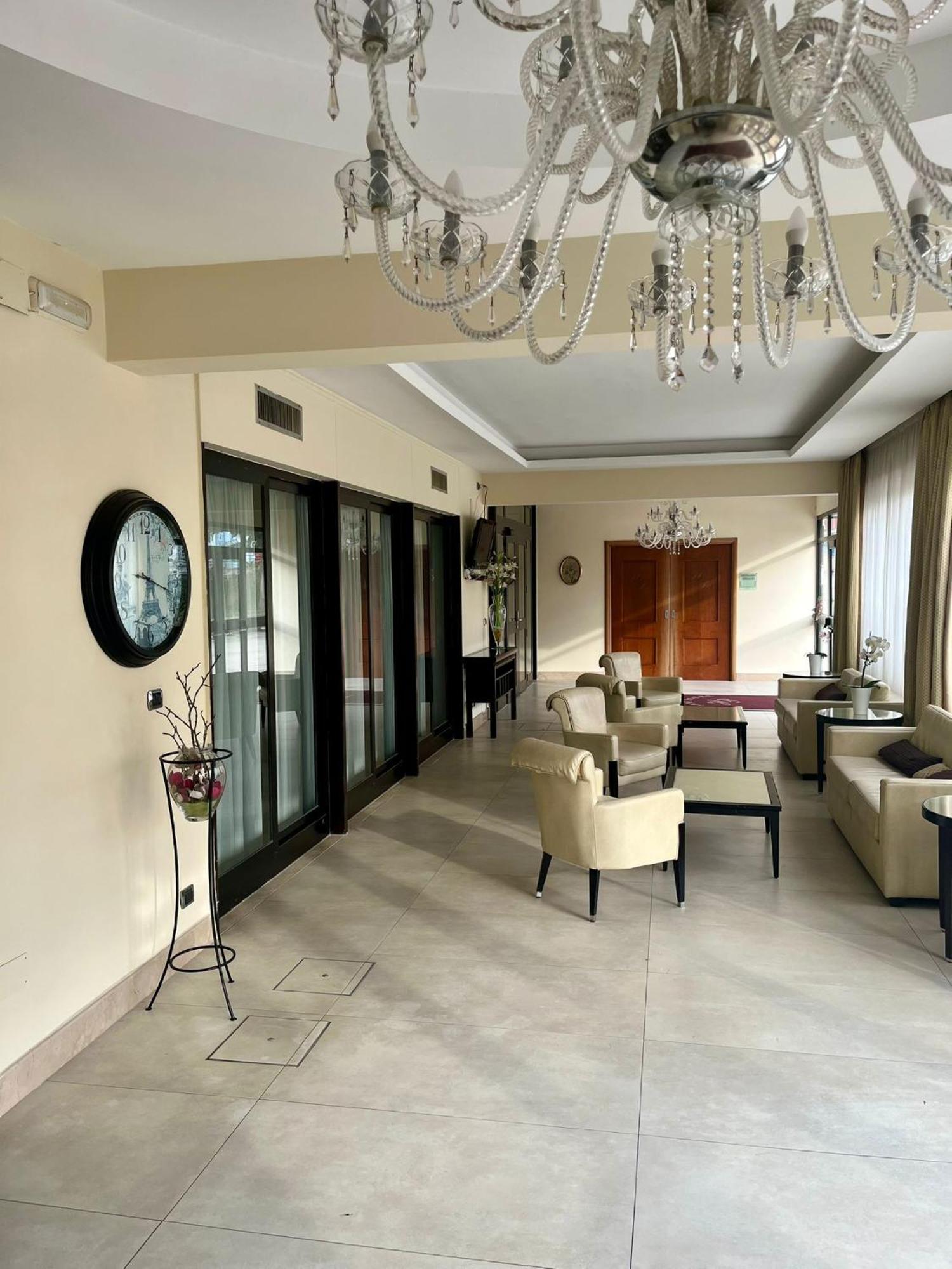 Pisani Hotel San Nicola La Strada Εξωτερικό φωτογραφία