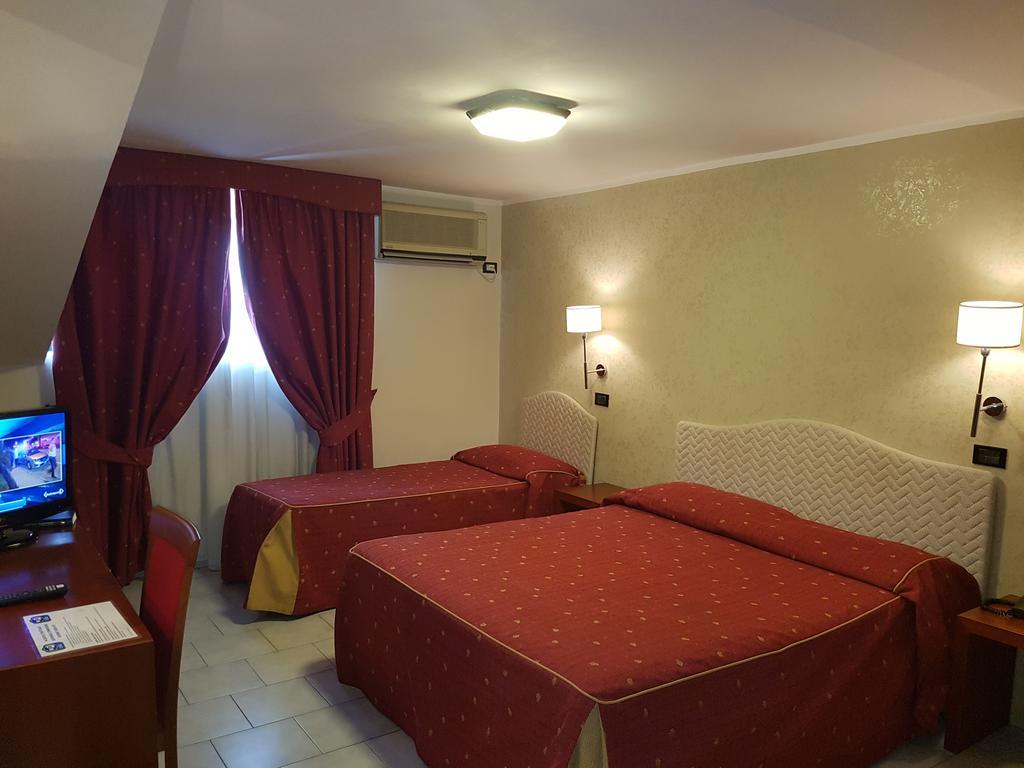 Pisani Hotel San Nicola La Strada Εξωτερικό φωτογραφία