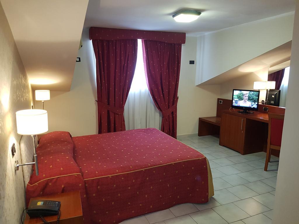 Pisani Hotel San Nicola La Strada Εξωτερικό φωτογραφία
