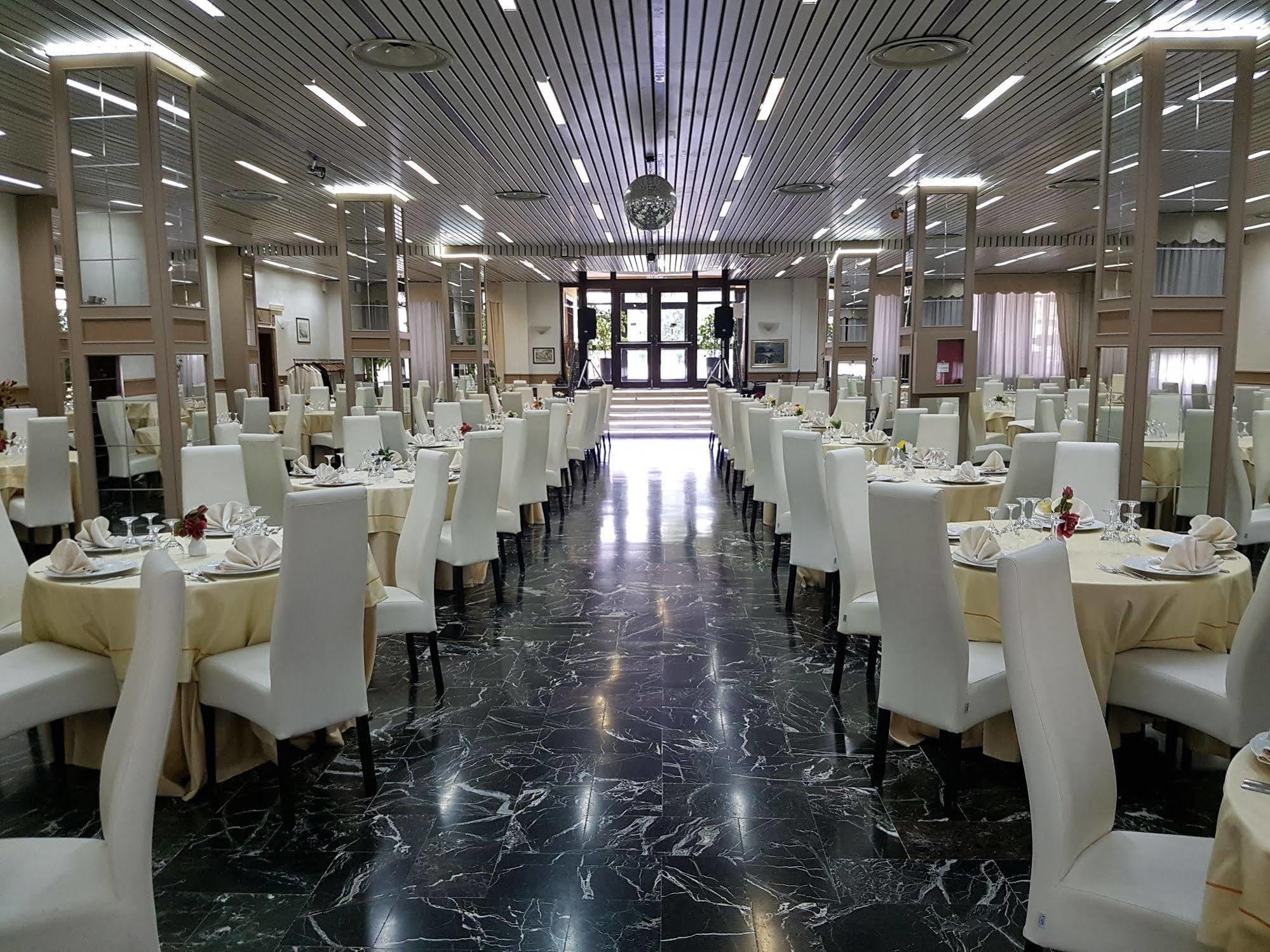 Pisani Hotel San Nicola La Strada Εξωτερικό φωτογραφία