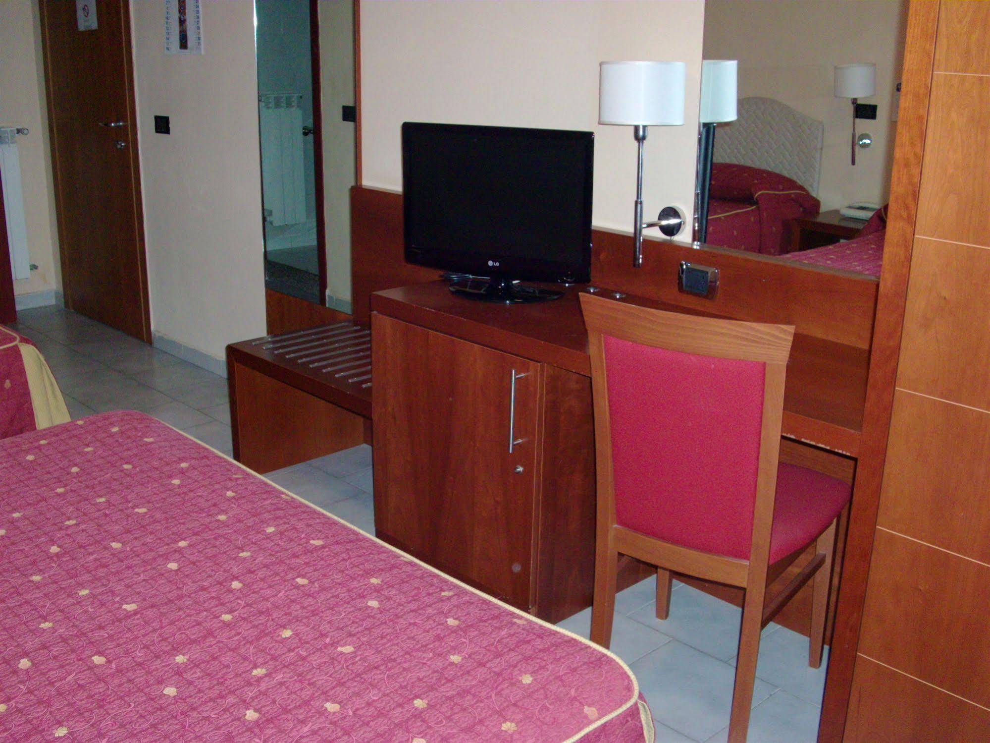Pisani Hotel San Nicola La Strada Εξωτερικό φωτογραφία